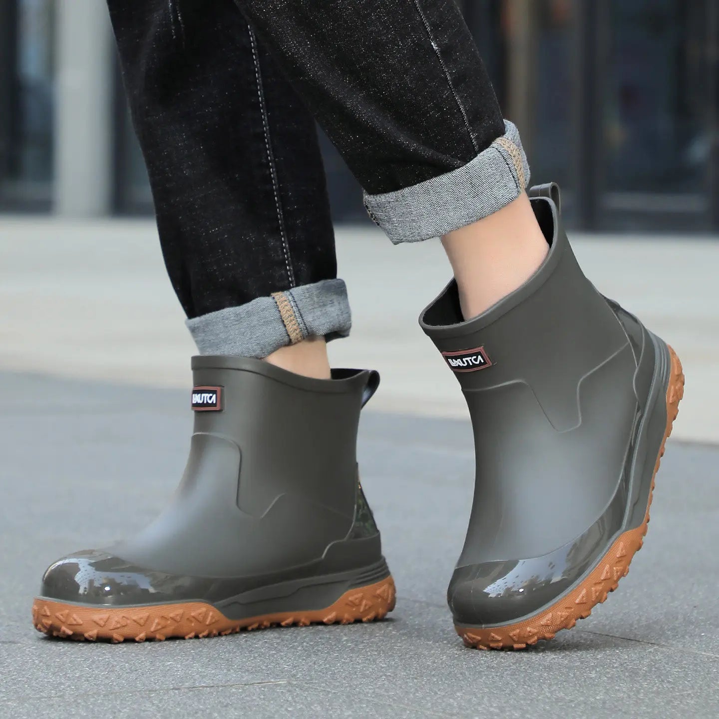 Fishing water shoes for men waterproof anti-slip  wear-resistant rain boots rain shoes, 2026 new style kitchen work rubber shoes